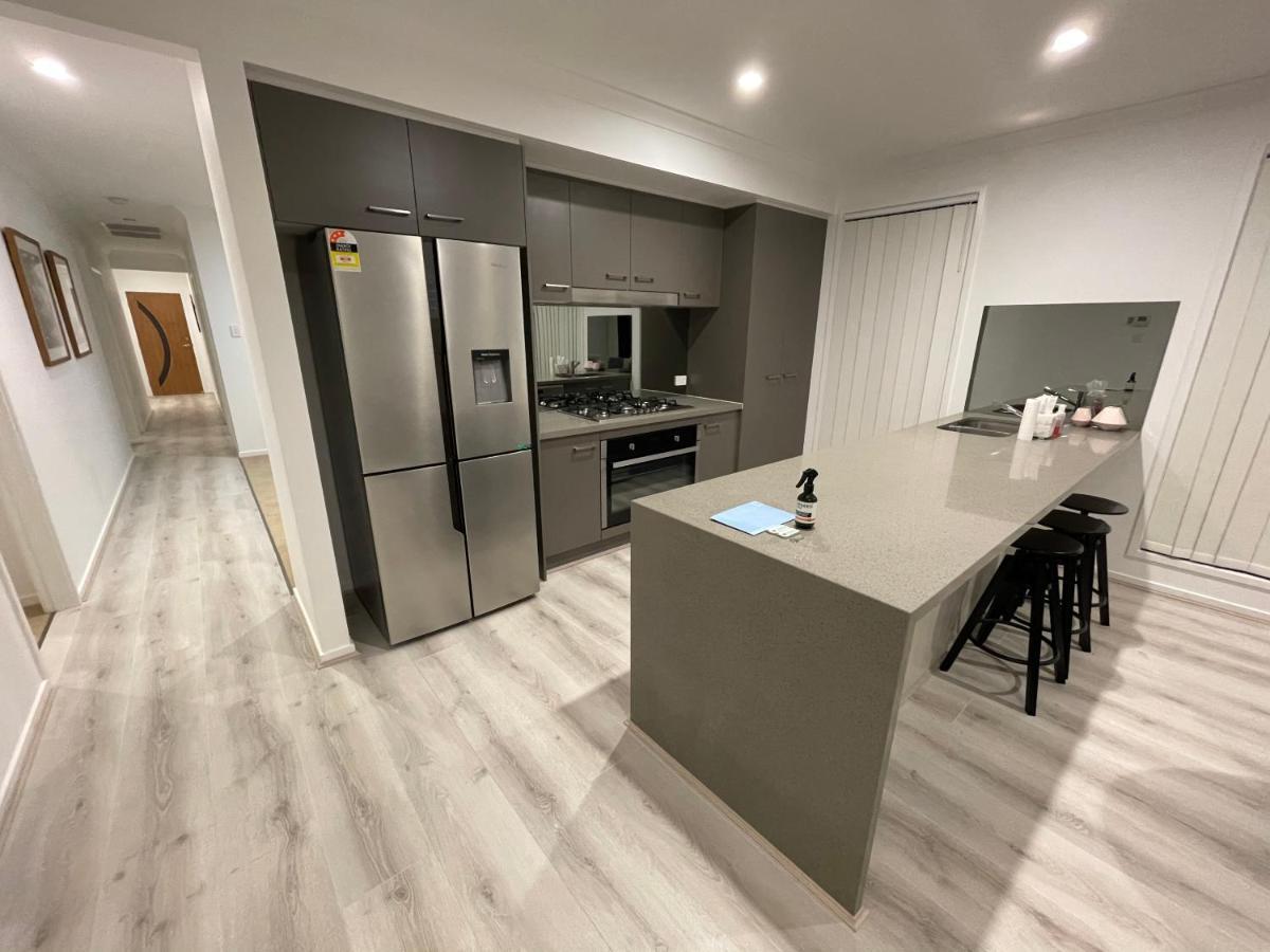 Oasis 4br In Coomera Gold Coast