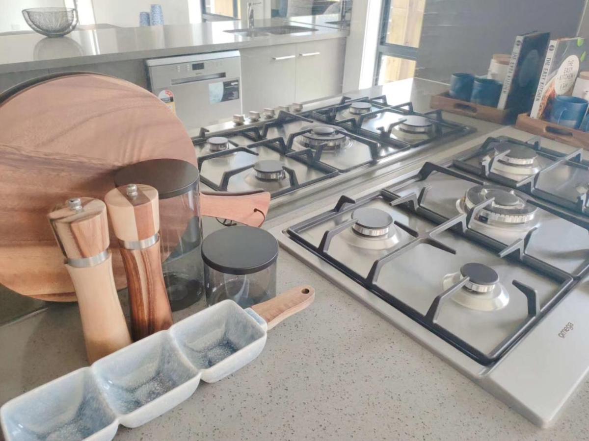 Oasis 4br In Coomera *