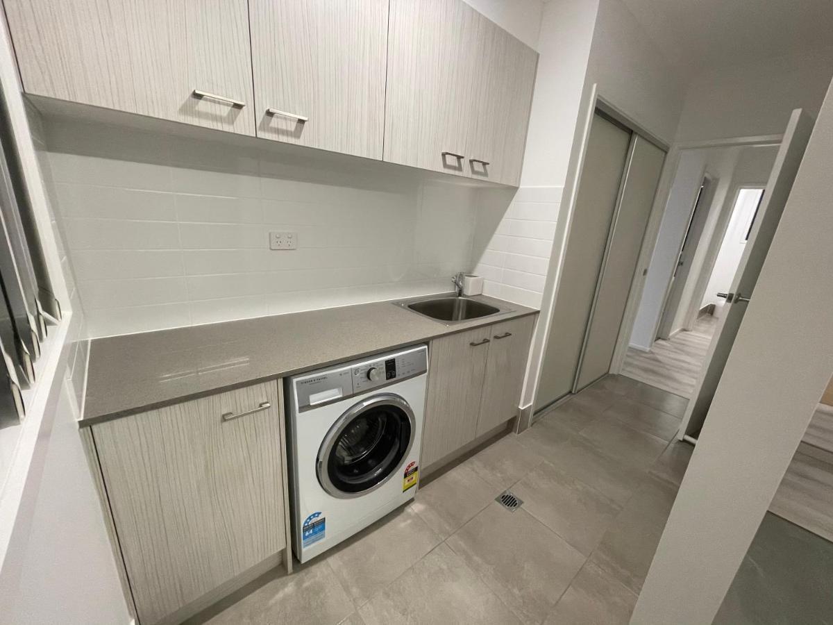 Oasis 4br In Coomera *