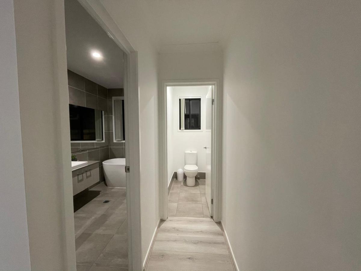 Oasis 4br In Coomera *