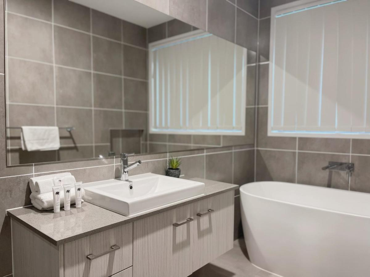 Oasis 4br In Coomera *