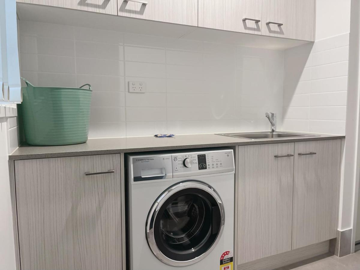 Oasis 4br In Coomera Holiday home Gold Coast