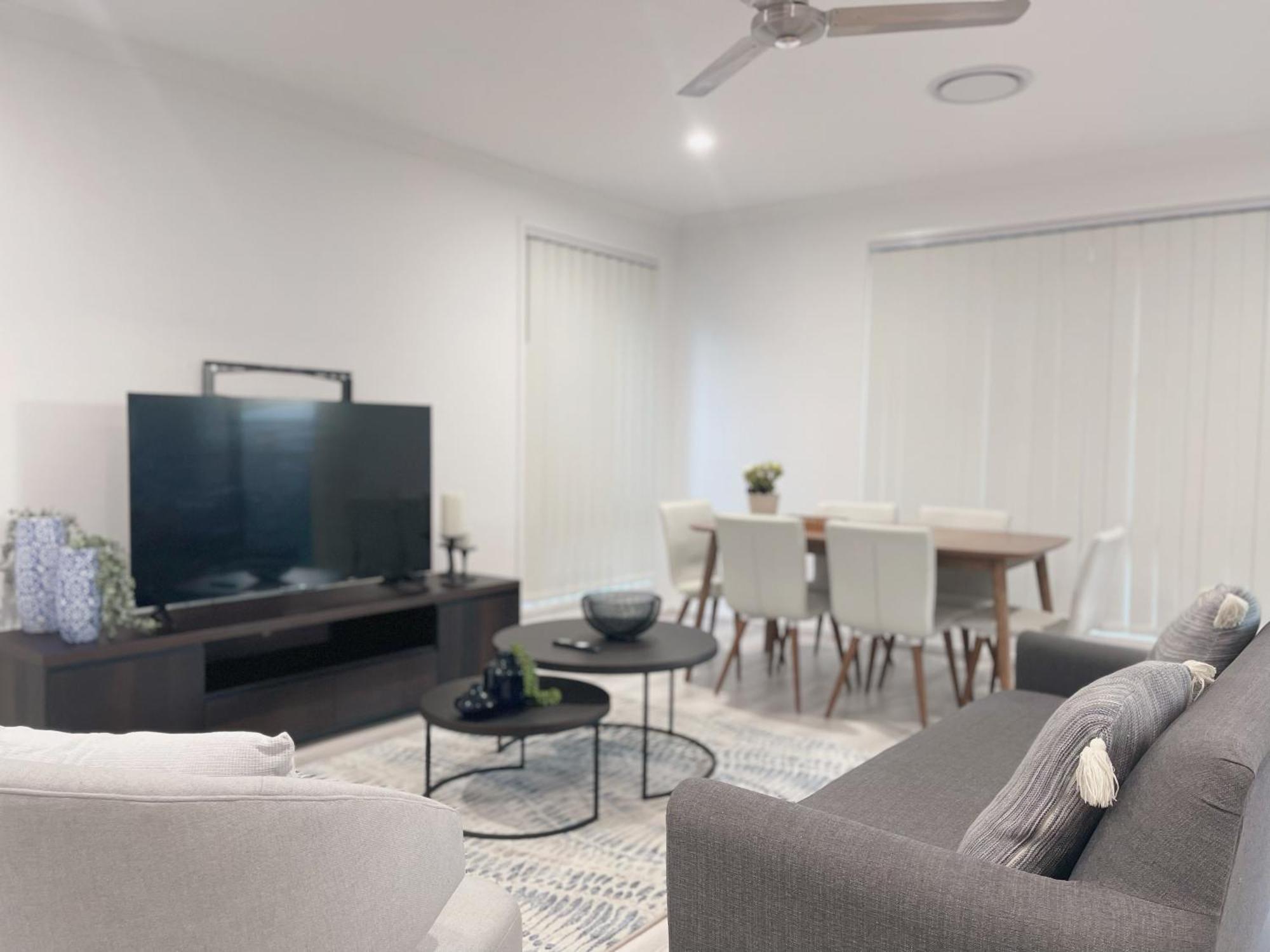 Oasis 4br In Coomera Holiday home