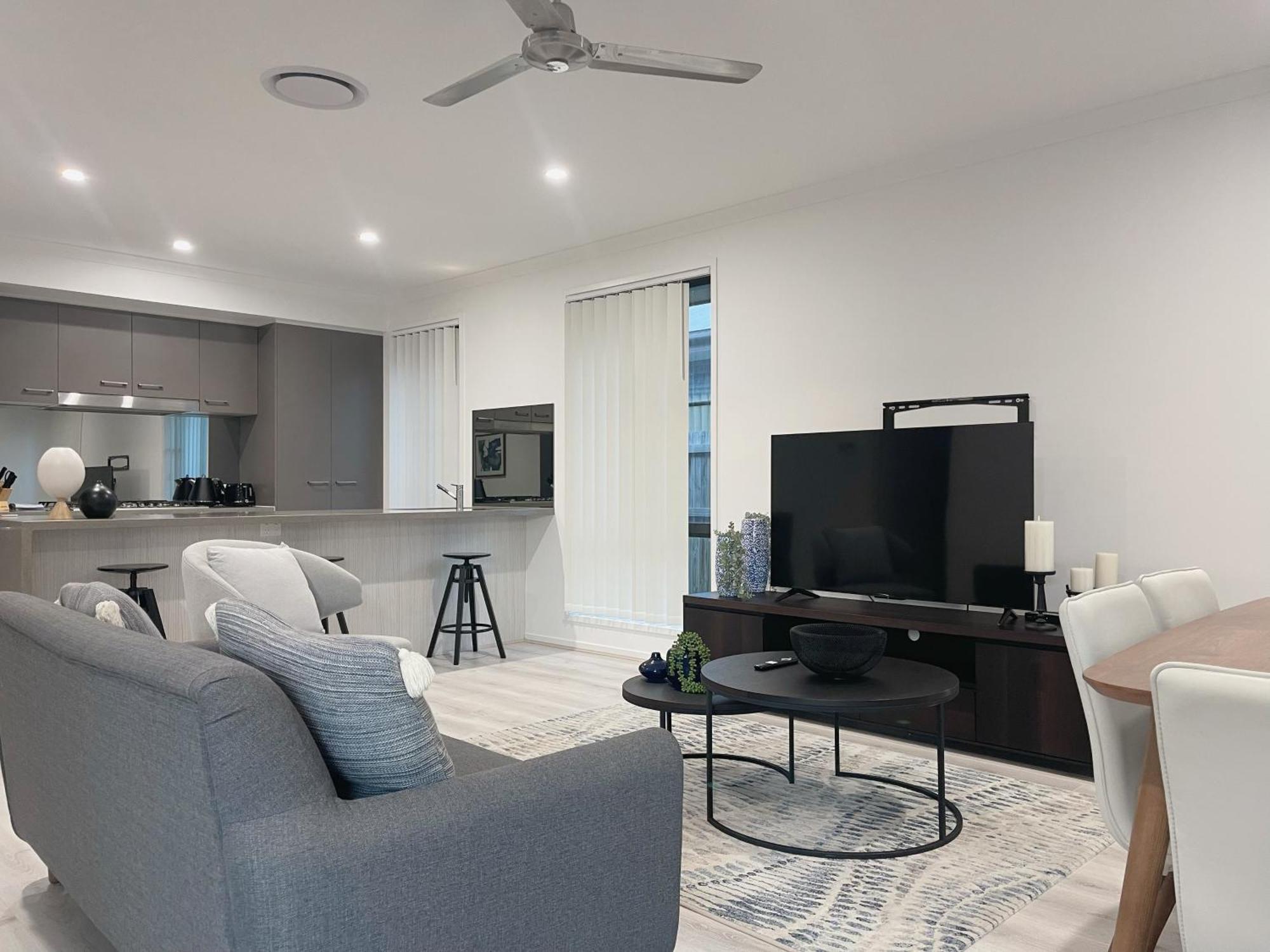 Oasis 4br In Coomera Holiday home Gold Coast